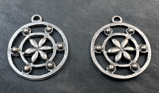 Charm G29694